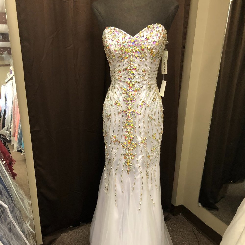 Wow $235 Mermaid Gown by Envious size 4 White LAST REDUCTION NEED SALES